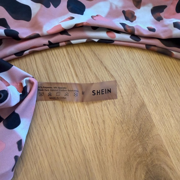 Stylish Pink Leopard Print bikini - Picture 3 of 4